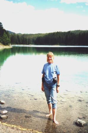 2002-06-12 16 Adrian at the 5th lake on Valley of 5 lakes walk , Icefilelds Parkway, Alberta