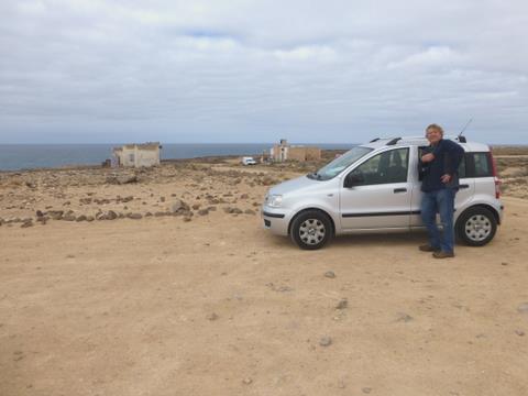 2014-02-09_1324__2358R Adrian by hire car at la Huesilla, Fuerteventura