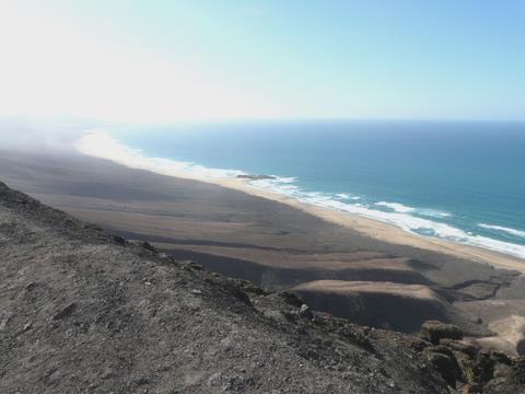 2014-02-12_1554__12551A Looking along Playa de Cofete from Degollata de los Canarios, Fuerteventura