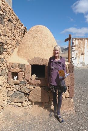 2014-02-13_1223__12566A Rosie by an oven at Alcogida Museum, Tefia, Fuerteventura