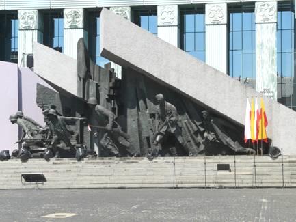 2012-07-31_1200__8506A Monument to Polish uprising, Warsaw, Poland.JPG