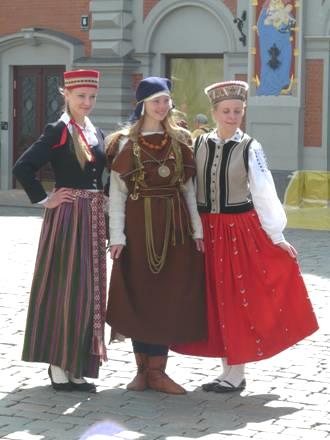 2012-07-18_1118__8343A Girls in traditonal costume Ratslaukums, Riga, Latvia.JPG