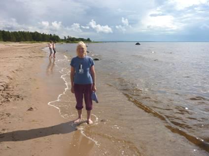 2012-07-21_1632__5651R Rosie on the beach near Kolga, Estonia.JPG