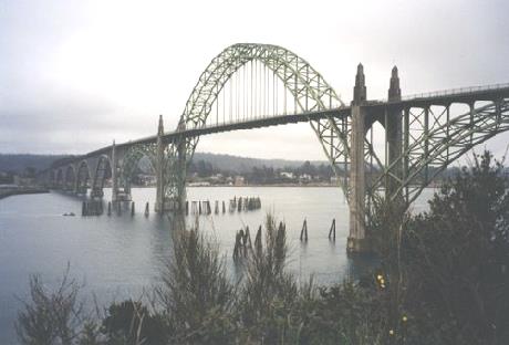 2002-03-28 2 The bridge at Newport, Oregon